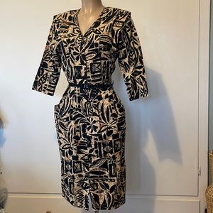 SALLY LOU  Lovely V-neck buttons down w pockets Womens midi DRESS size 8”